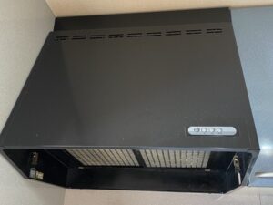 三重キッチン取付け隊　プロペラファンフード取替　施工前　